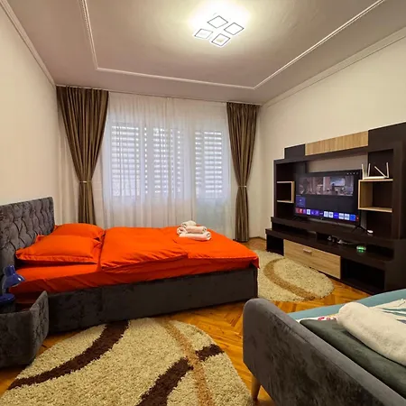Linen Tree Apartment *